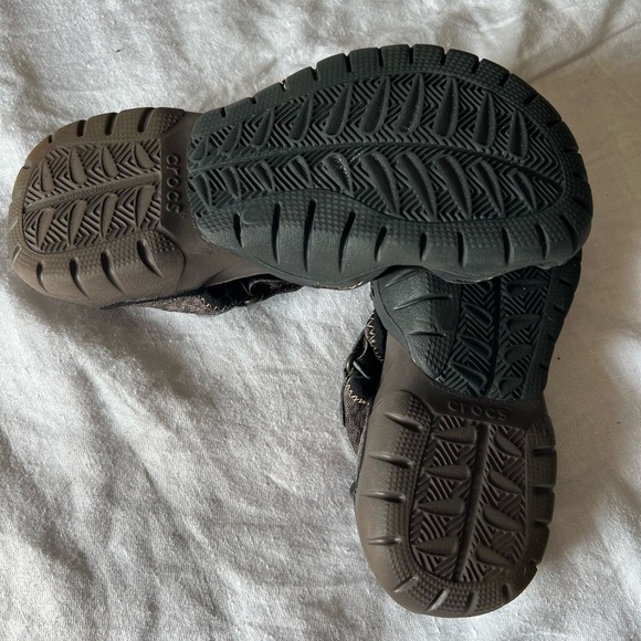 Crocs Chocolate Brown Clogs men's size 10. Breathable, ankle strap. - Picture 5 of 6